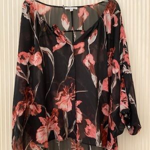 Jennifer Lopez Floral blouse 2X